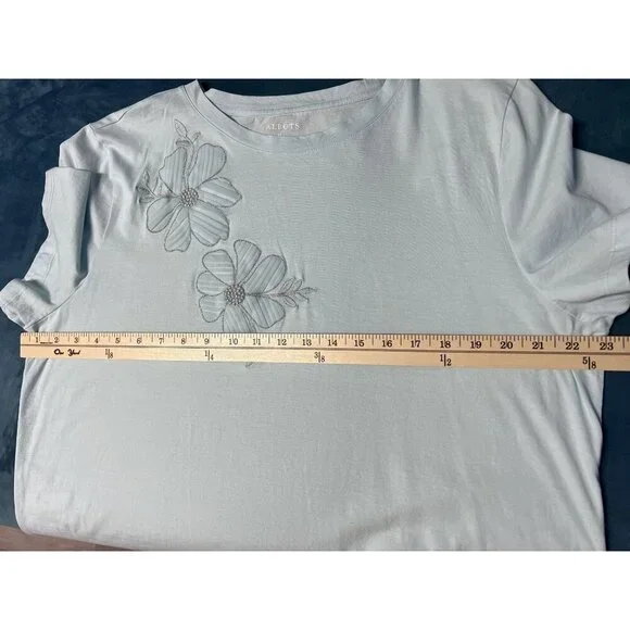 Talbots Embroidered Floral Light Blue Cotton Top Womens XL CASUAL CAREERWEAR - Picture 6 of 8